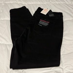 Ms. CELLO Black Jean 2X Mid Rise Crop Skinny 2X